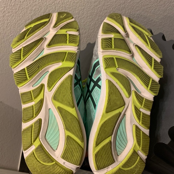 $55🔥ASICS sneakers size 8US or 39.5 Euro - Picture 6 of 7